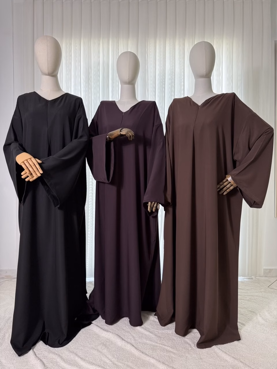 Abaya Fluide Chypre III – Noir prune chocolat Abaya Fluide Chypre III - Noir prune chocolat